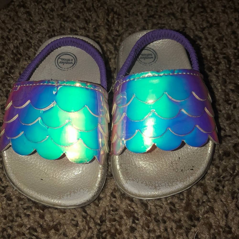 Sandals - Picture 3 of 4